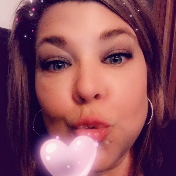 Meet your Posher, Michelle - Picture 2 of 6